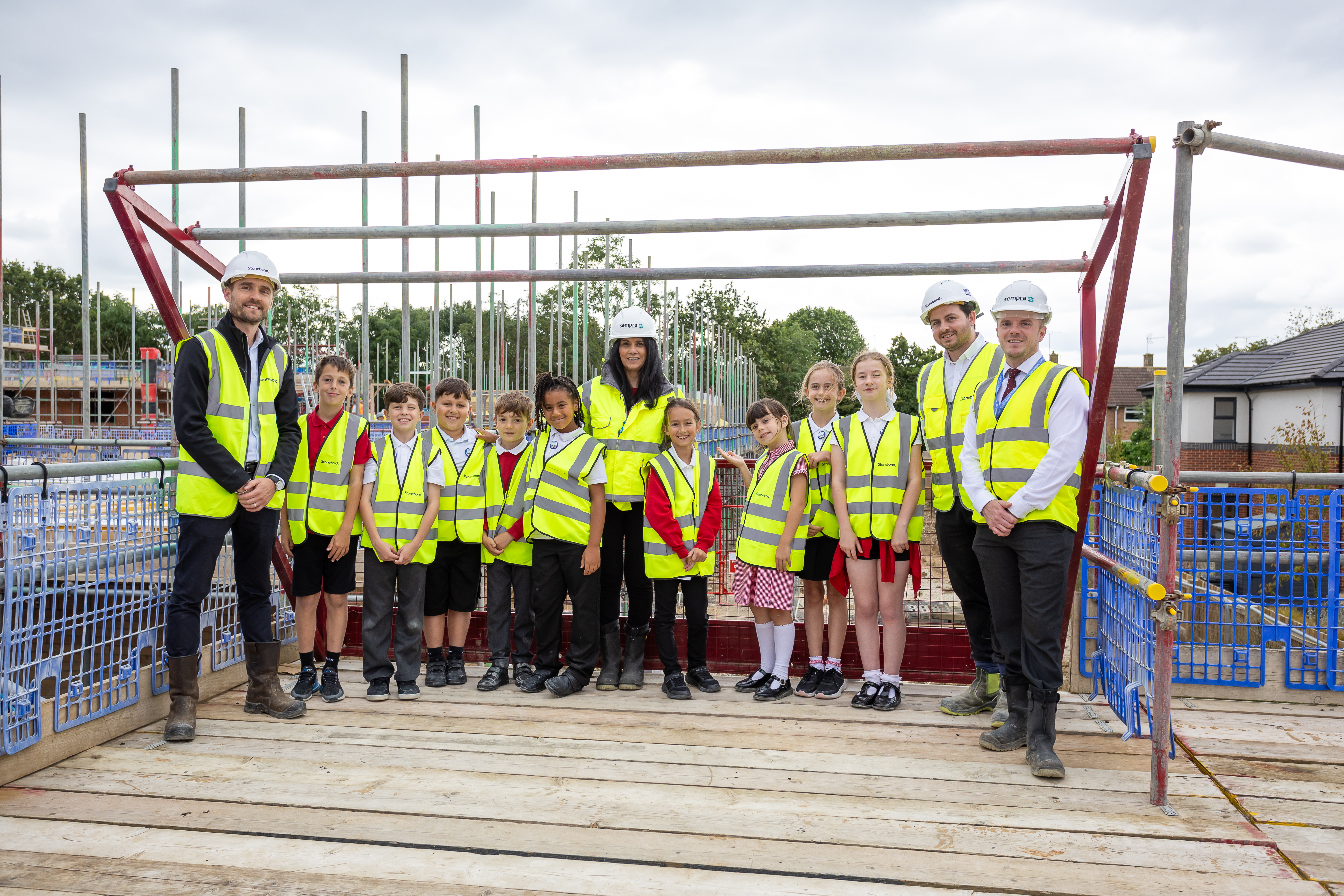 STONEBOND AND SEMPRA HOMES HOSTS HEALTH AND SAFETY TOUR FOR BASILDON PRIMARY SCHOOL CHILDREN